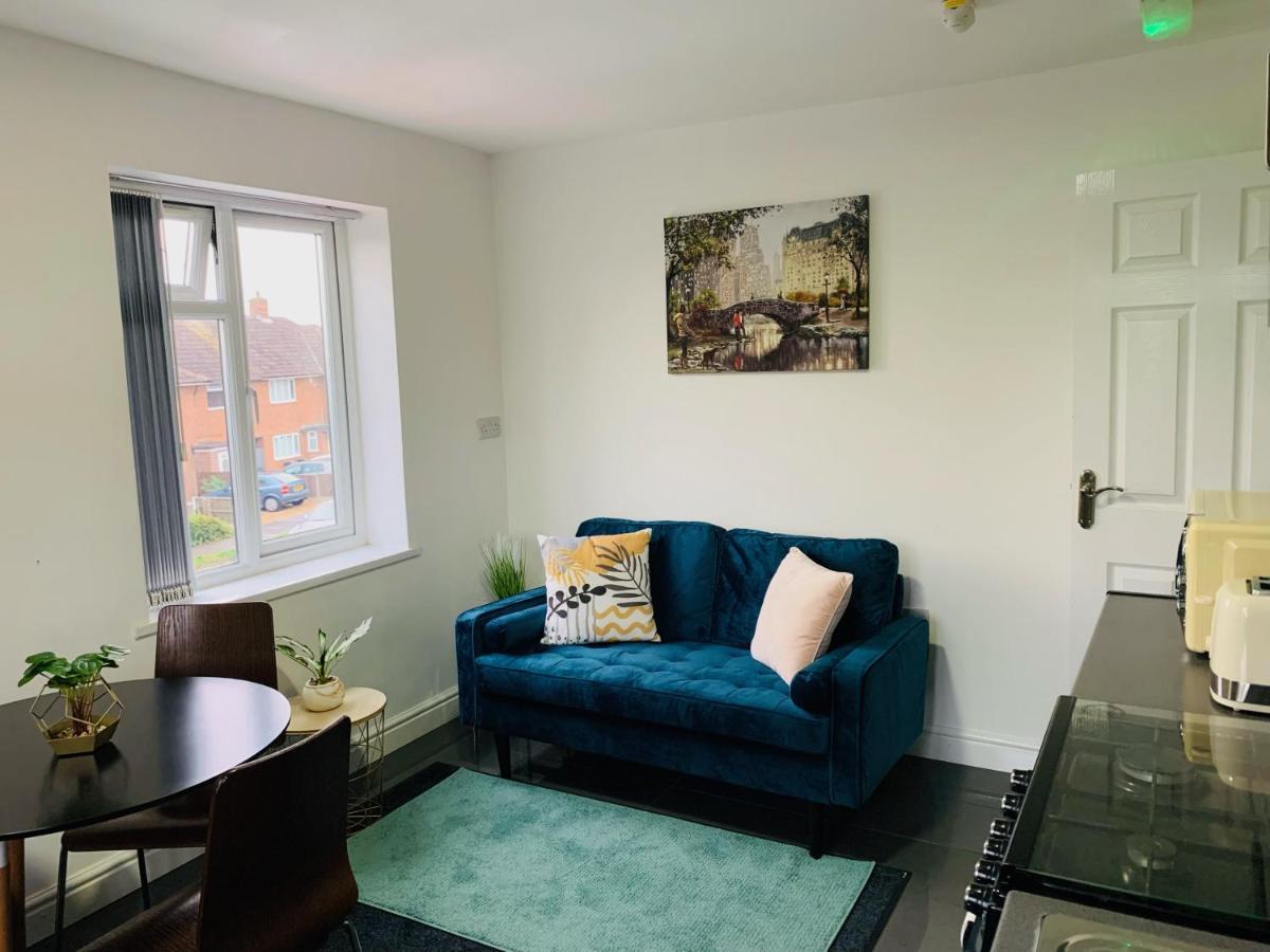 Modern & Cosy 2-Bed Apartment Near Nec, Airport & Jlr! Birmingham Exteriör bild