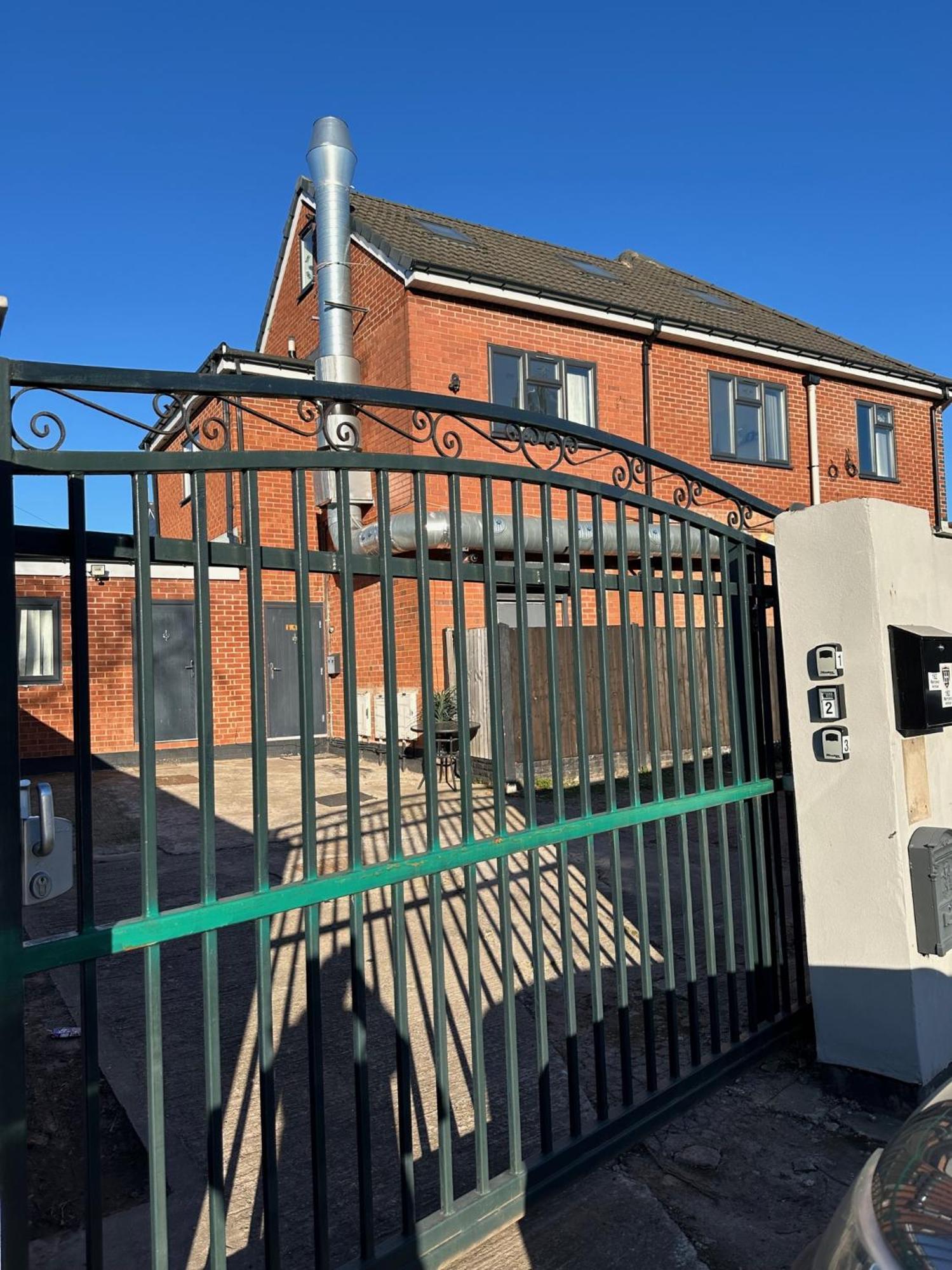 Modern & Cosy 2-Bed Apartment Near Nec, Airport & Jlr! Birmingham Exteriör bild